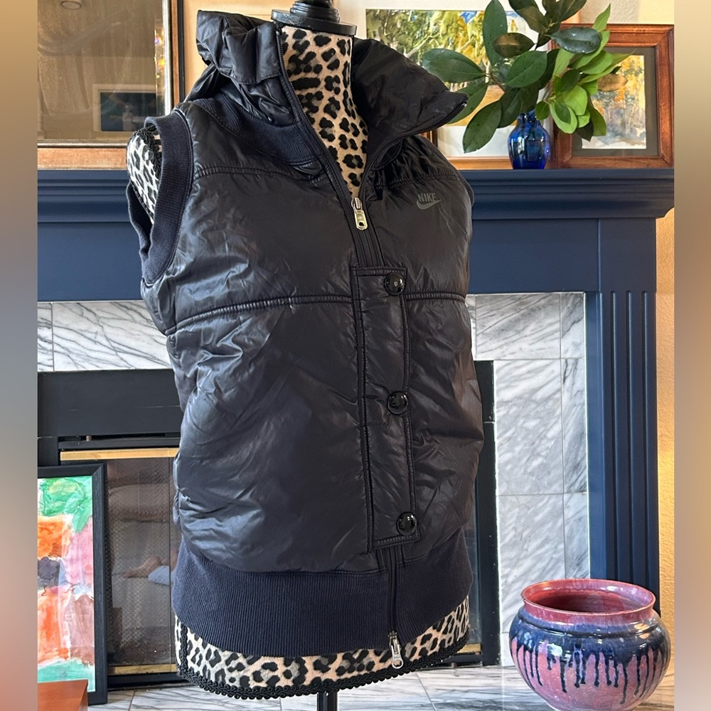 Nike Sportswear black puffy vest